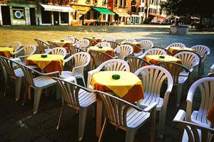 難しいクロス張替えもプロに任せると安心できます